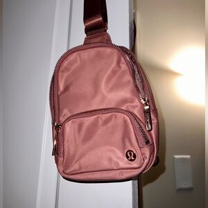 SOLD Lululemon Everywhere Sling 2L in Spiced Chai